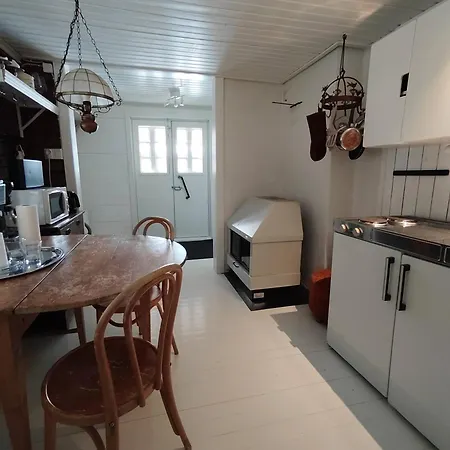 Puharila Πανσιόν *